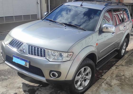 MITSUBISHI PAJERO DAKAR 3.2 HPE 4X4 7 LUGARES 16V TURBO INTERCOOLER DIESEL 4P AUTOMÁTICO